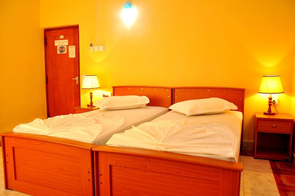 French Garden Tourist Rest Hotel Anuradhapura Room photo