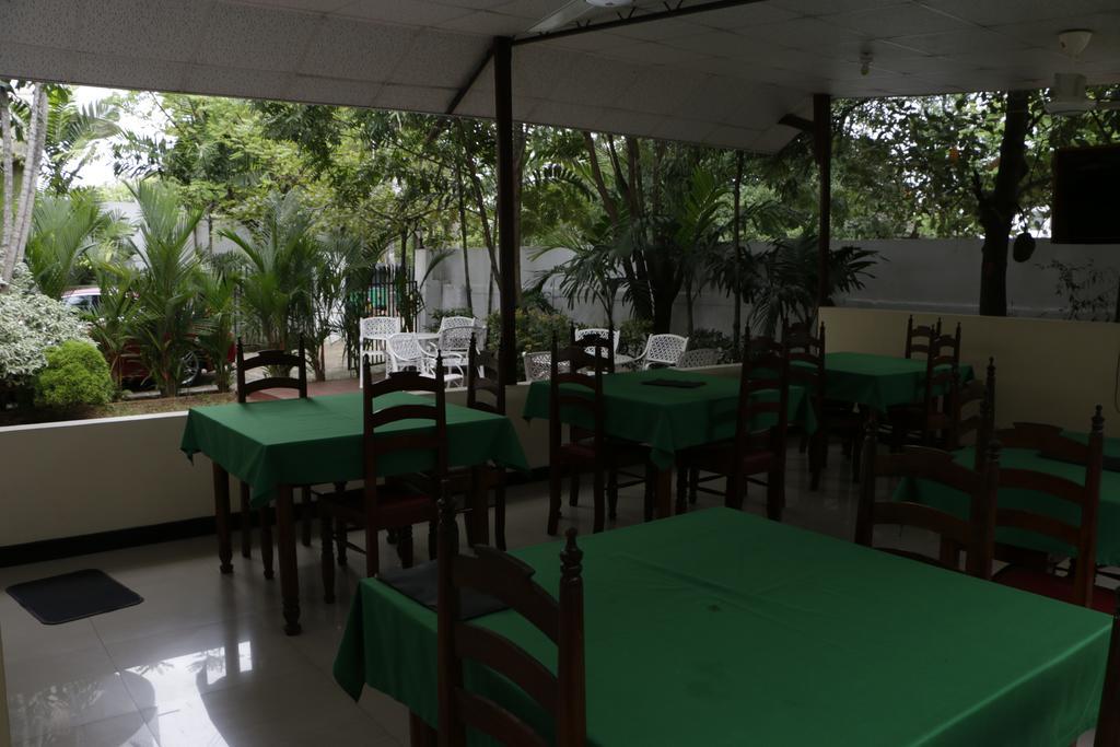 French Garden Tourist Rest Hotel Anuradhapura Exterior photo