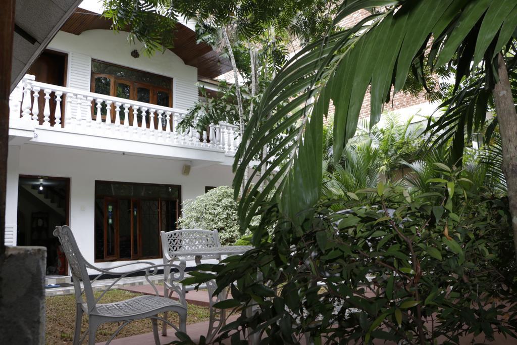 French Garden Tourist Rest Hotel Anuradhapura Exterior photo