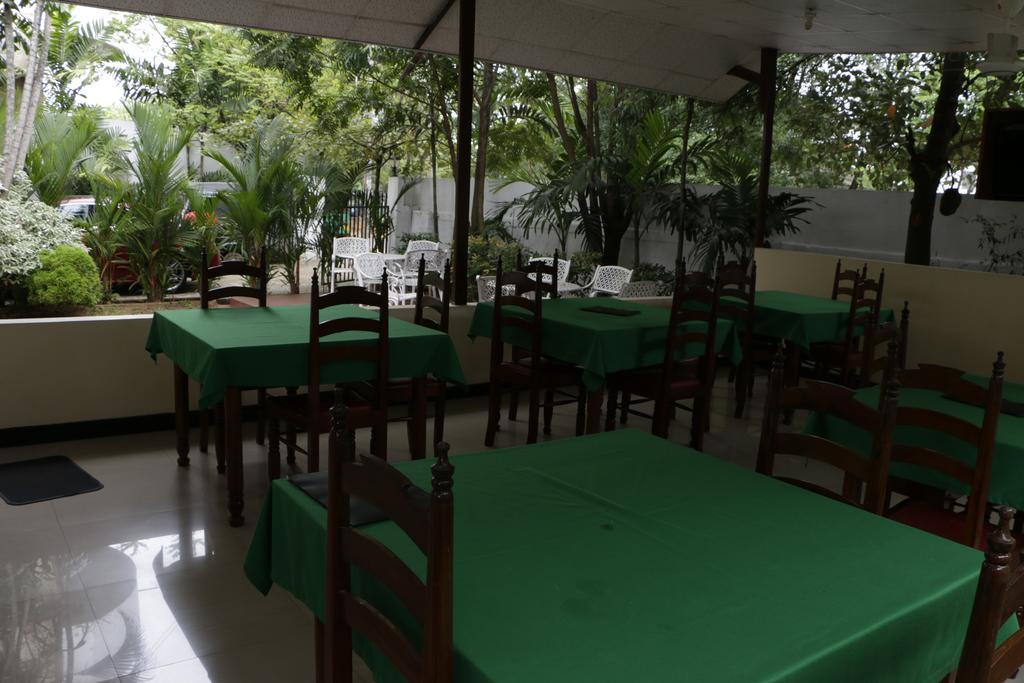 French Garden Tourist Rest Hotel Anuradhapura Exterior photo