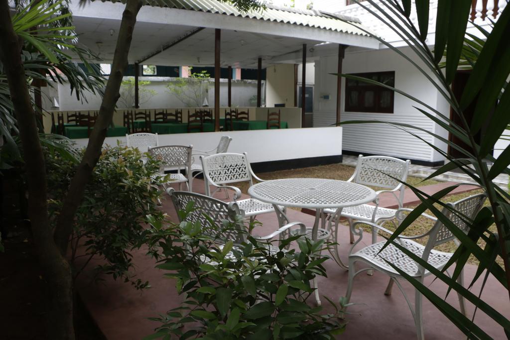 French Garden Tourist Rest Hotel Anuradhapura Exterior photo