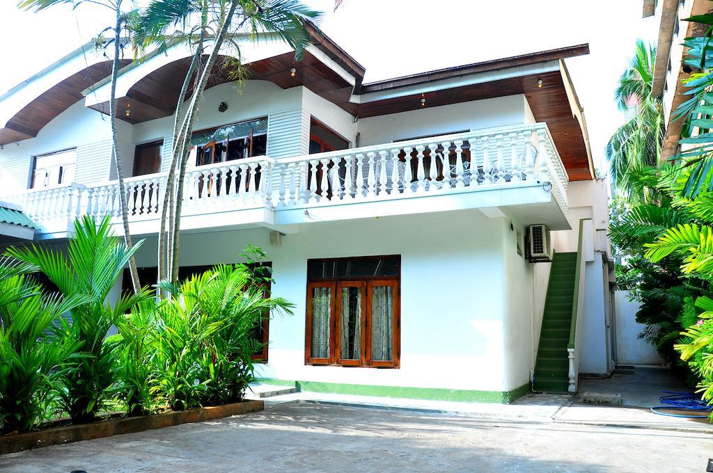 French Garden Tourist Rest Hotel Anuradhapura Exterior photo