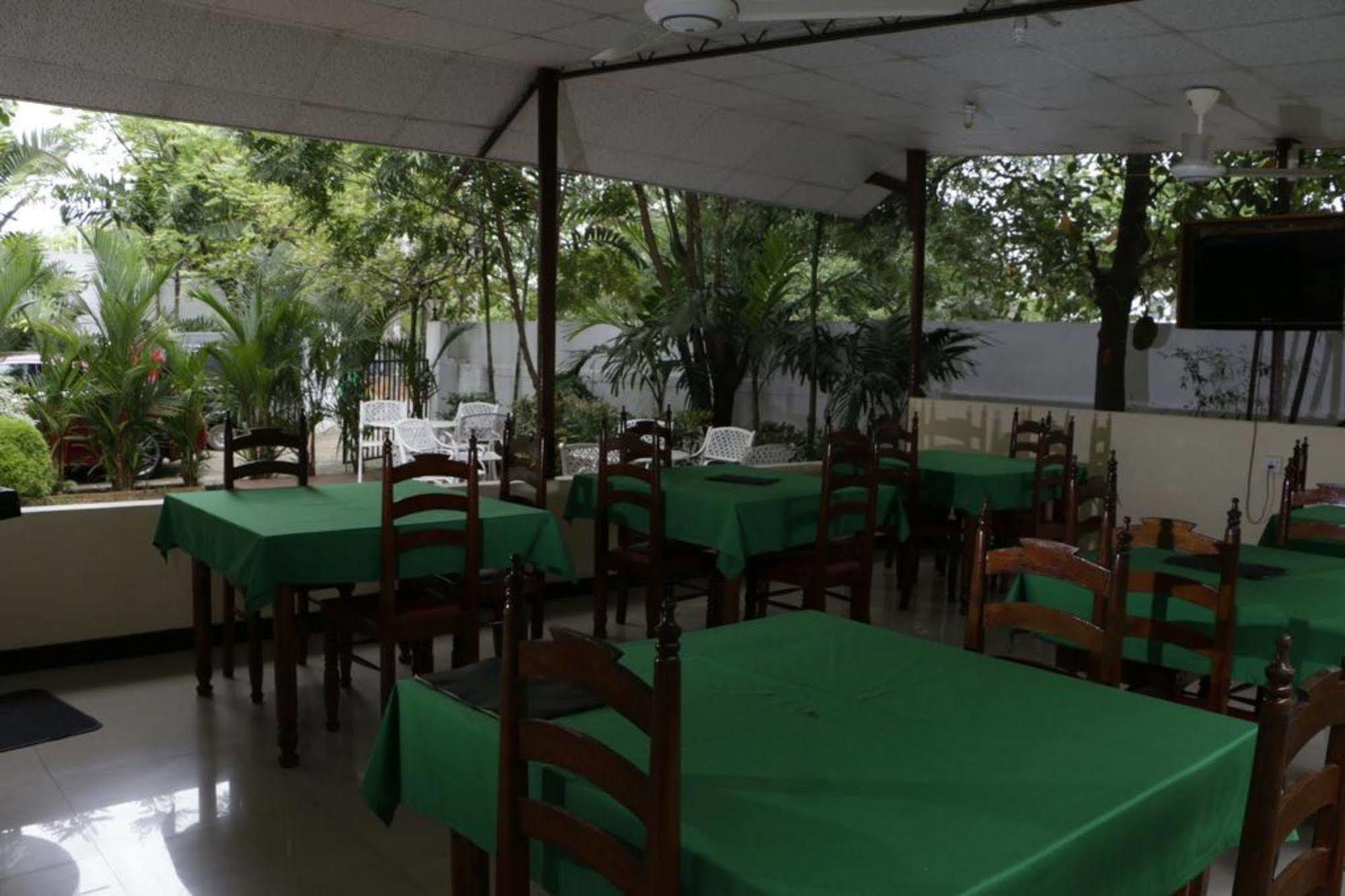 French Garden Tourist Rest Hotel Anuradhapura Exterior photo