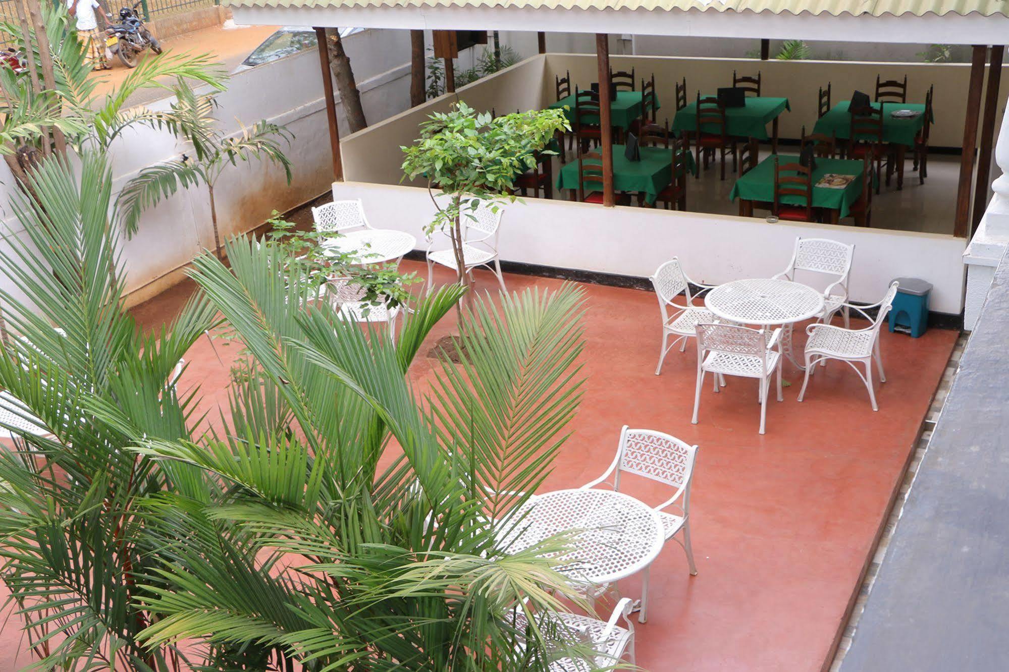 French Garden Tourist Rest Hotel Anuradhapura Exterior photo