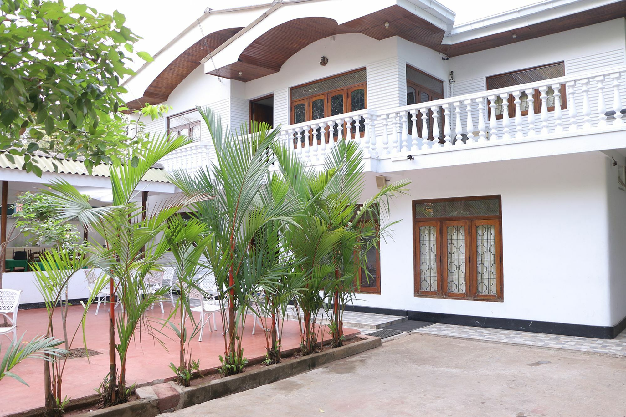 French Garden Tourist Rest Hotel Anuradhapura Exterior photo